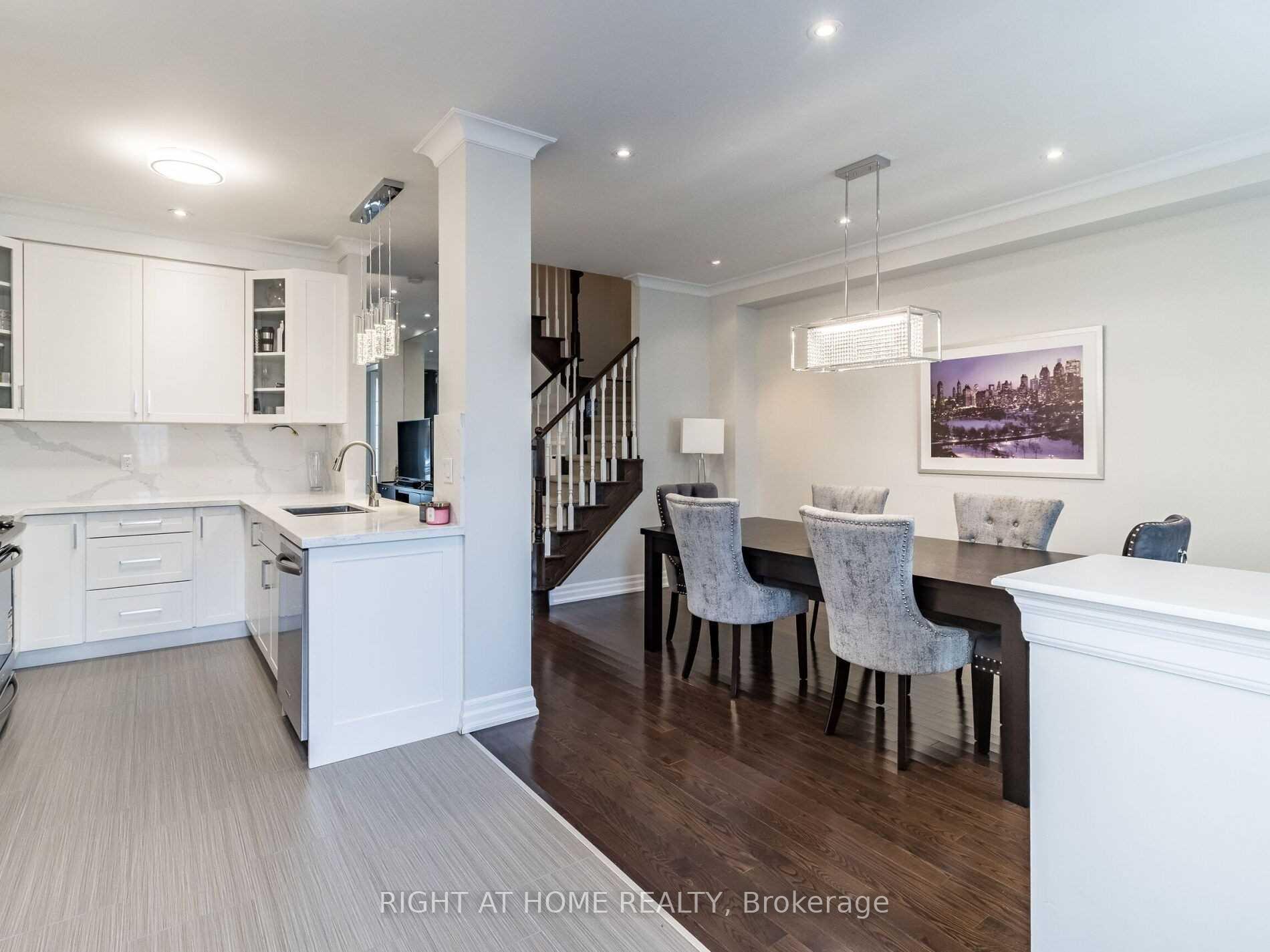 Photo 8 of 2521 Postmaster Drive, Oakville, Westmount — HOMEH