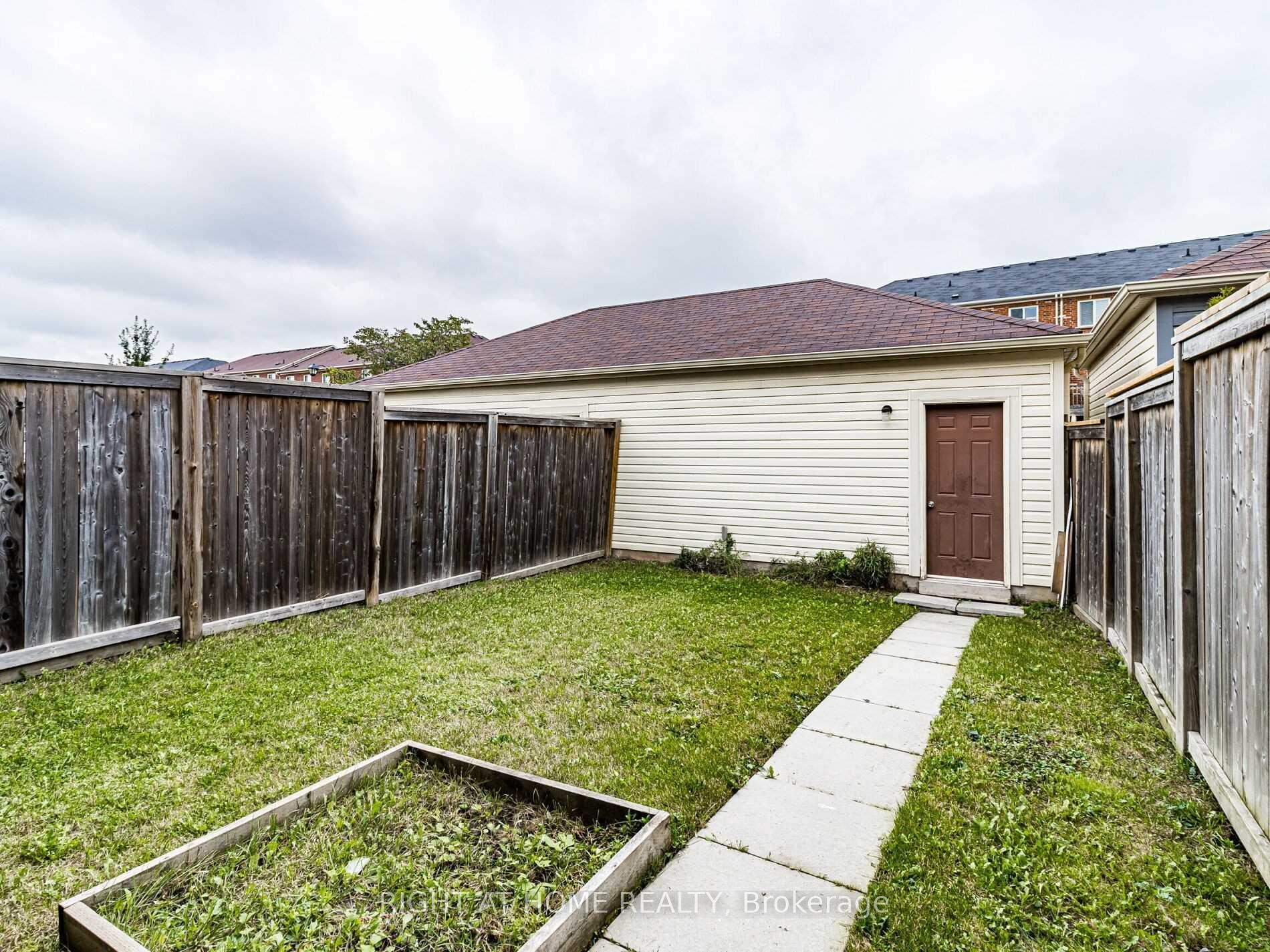 Photo 21 of 2521 Postmaster Drive, Oakville, Westmount — HOMEH