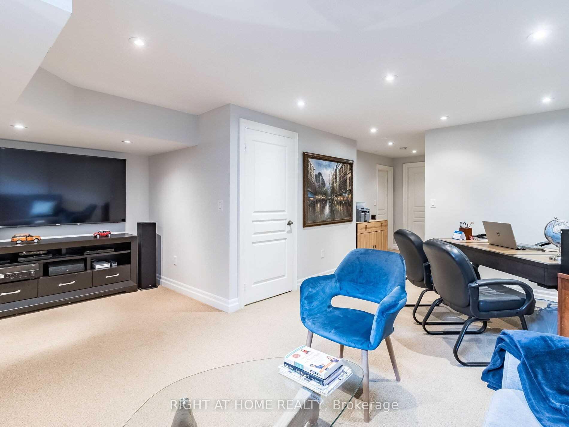 Photo 22 of 2521 Postmaster Drive, Oakville, Westmount — HOMEH