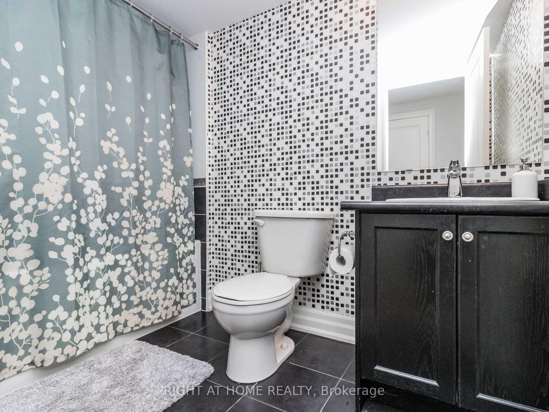 Photo 23 of 2521 Postmaster Drive, Oakville, Westmount — HOMEH