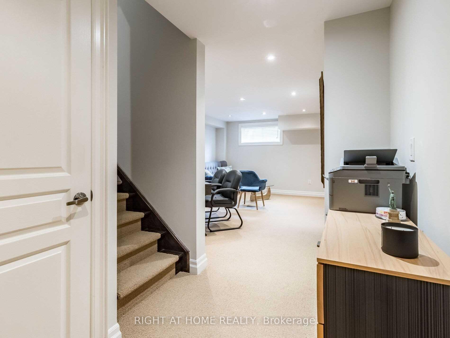 Photo 24 of 2521 Postmaster Drive, Oakville, Westmount — HOMEH