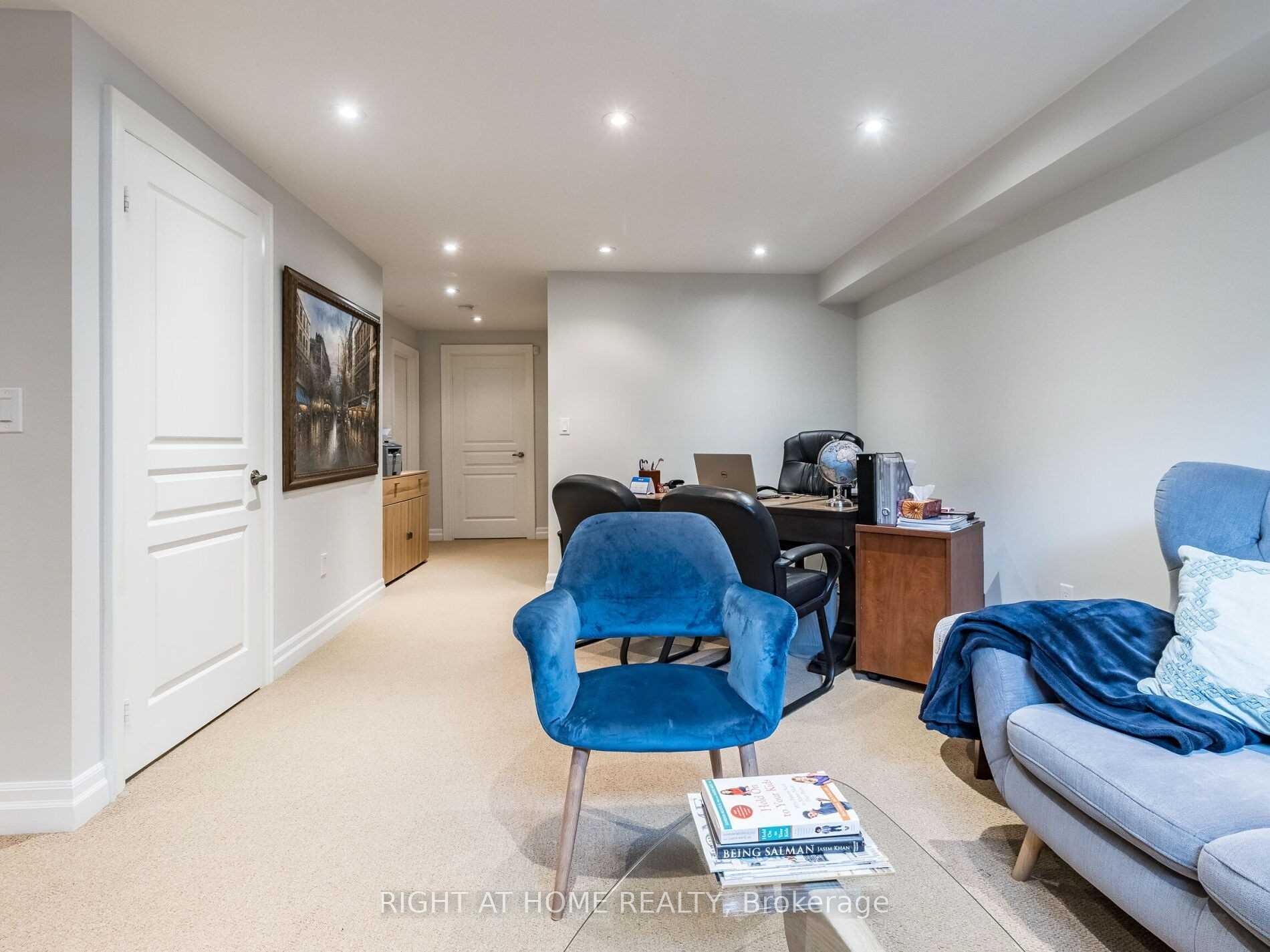 Photo 25 of 2521 Postmaster Drive, Oakville, Westmount — HOMEH