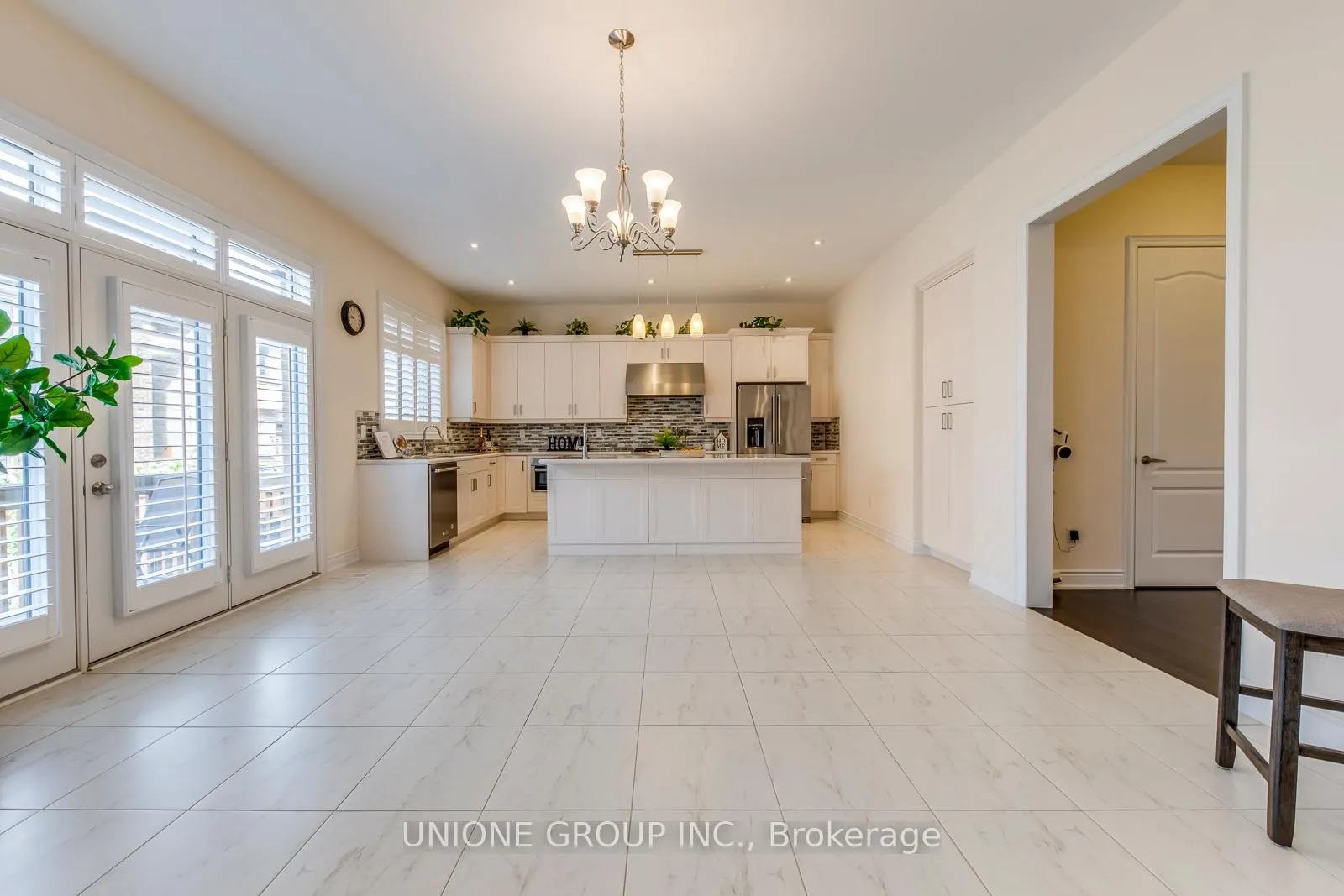 Photo 15 of 3045 Parsonage Crescent, Oakville, Glenorchy — HOMEH