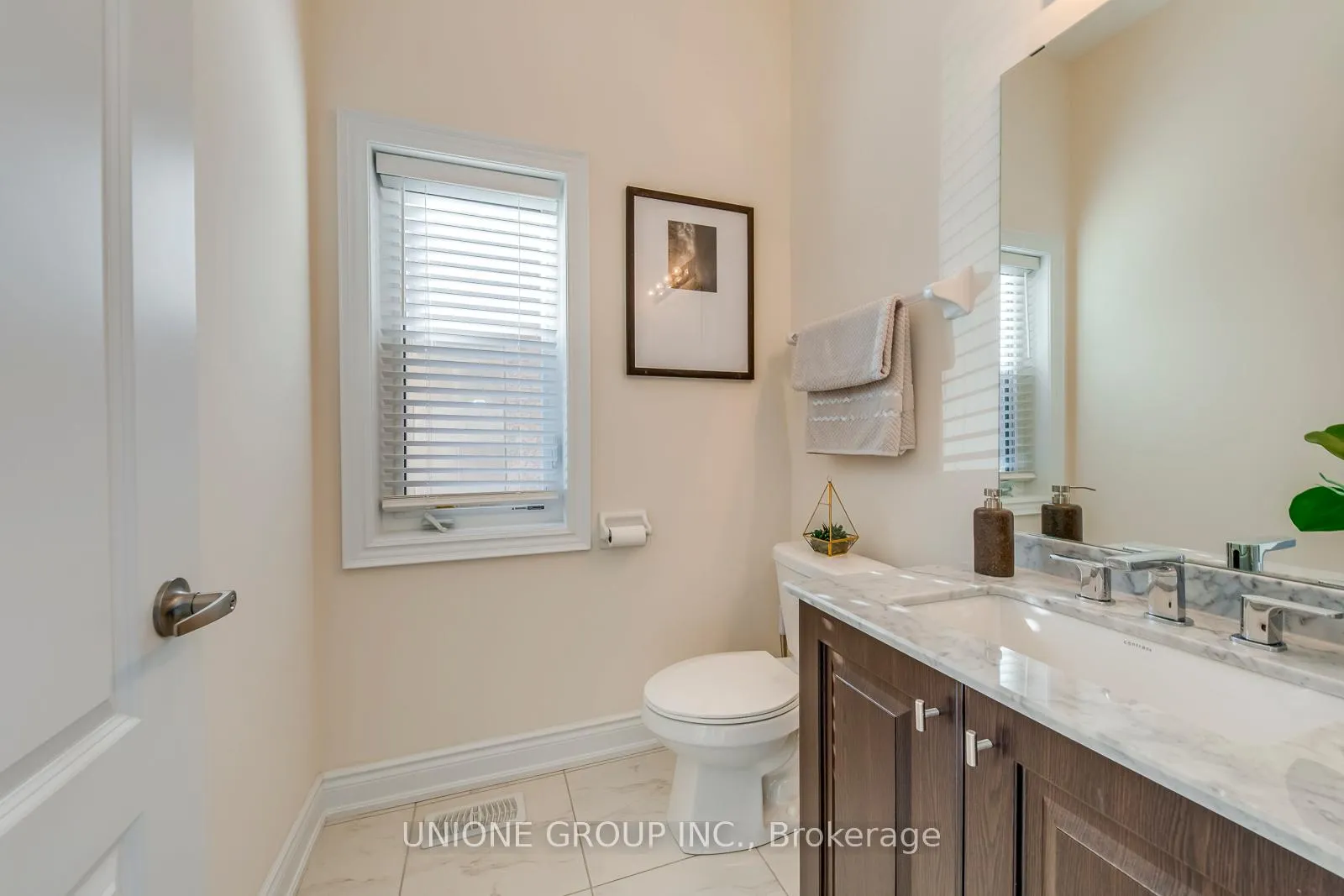 Photo 25 of 3045 Parsonage Crescent, Oakville, Glenorchy — HOMEH