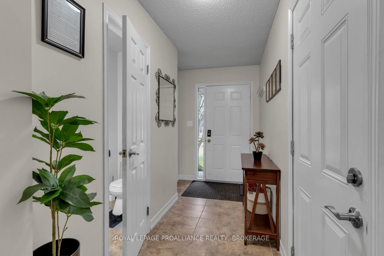 Photo 3 of 929 Clearfield Crescent, Kingston, North of Taylor-Kidd Blvd — HOMEH