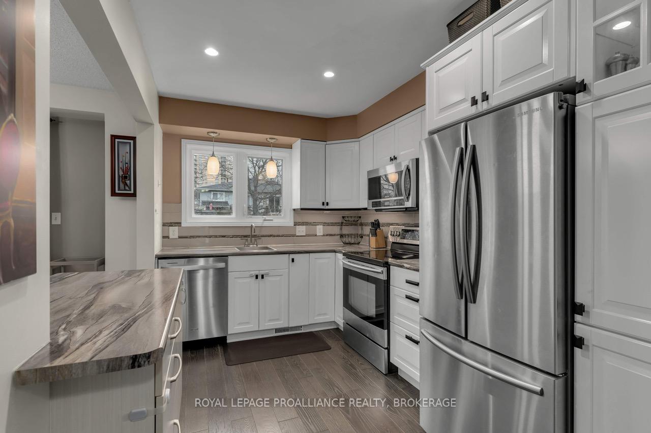 Photo 8 of 929 Clearfield Crescent, Kingston, North of Taylor-Kidd Blvd — HOMEH