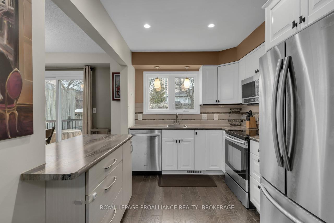 Photo 9 of 929 Clearfield Crescent, Kingston, North of Taylor-Kidd Blvd — HOMEH