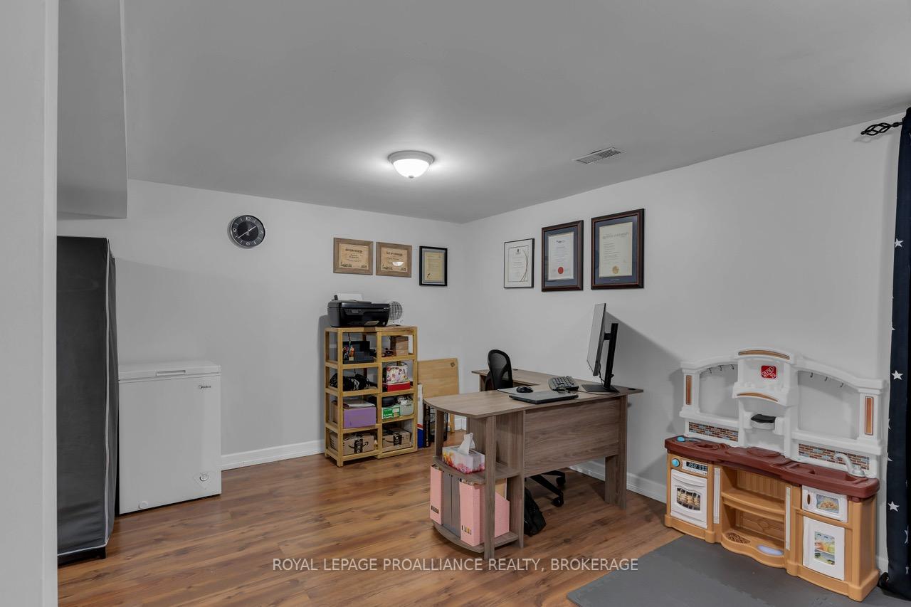 Photo 28 of 929 Clearfield Crescent, Kingston, North of Taylor-Kidd Blvd — HOMEH