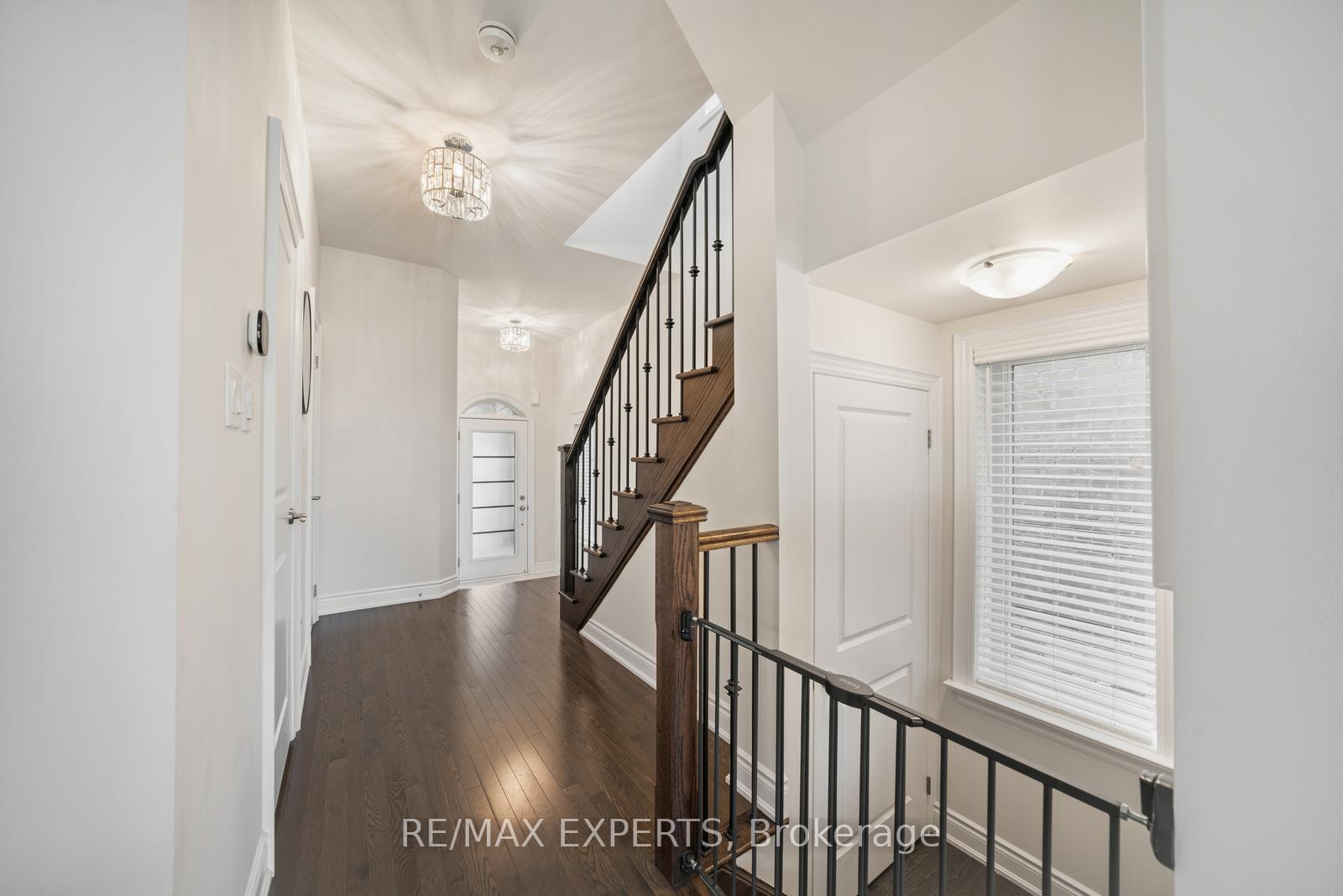 Photo 3 of 115 Arnold Crescent, New Tecumseth, Alliston — HOMEH