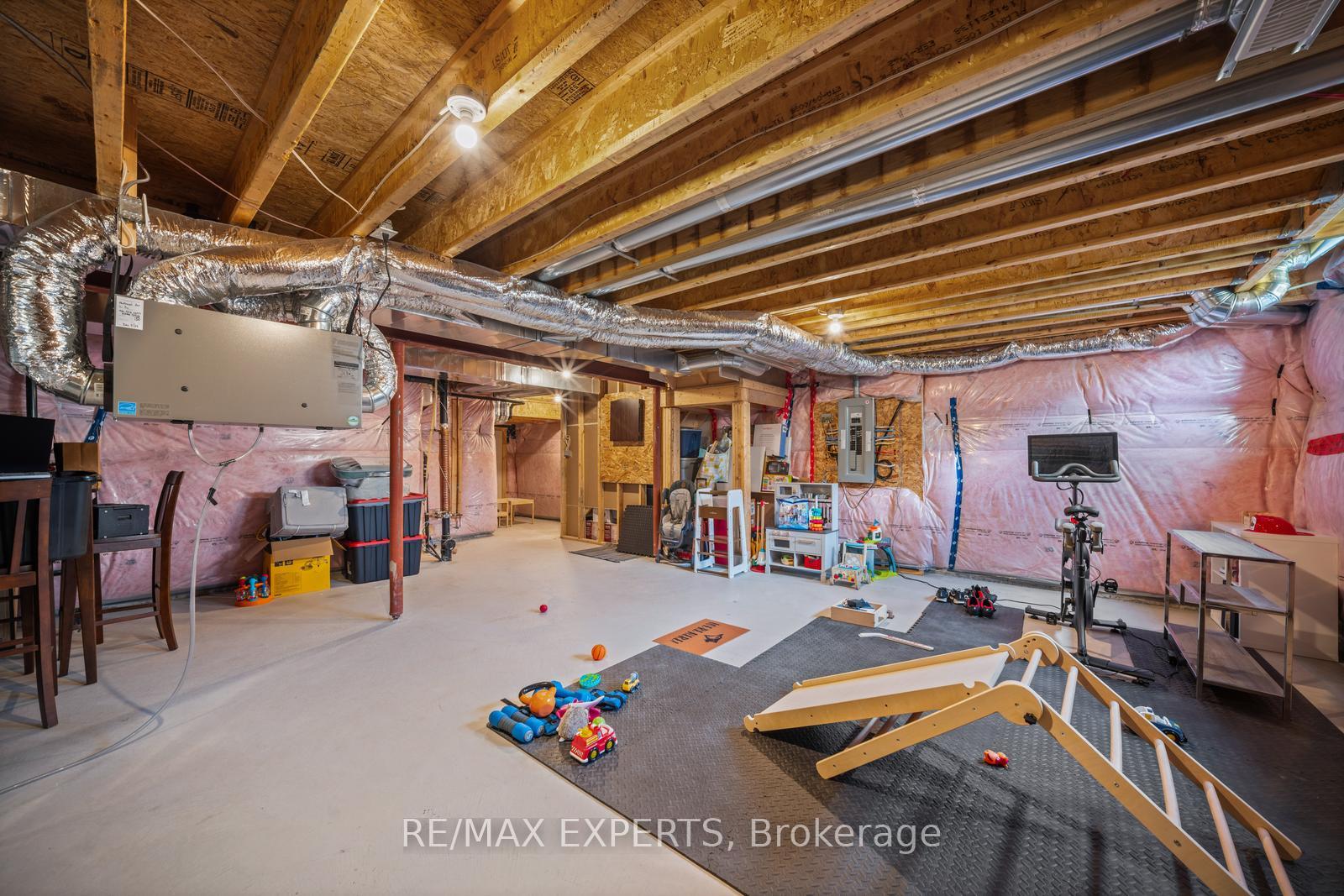 Photo 28 of 115 Arnold Crescent, New Tecumseth, Alliston — HOMEH