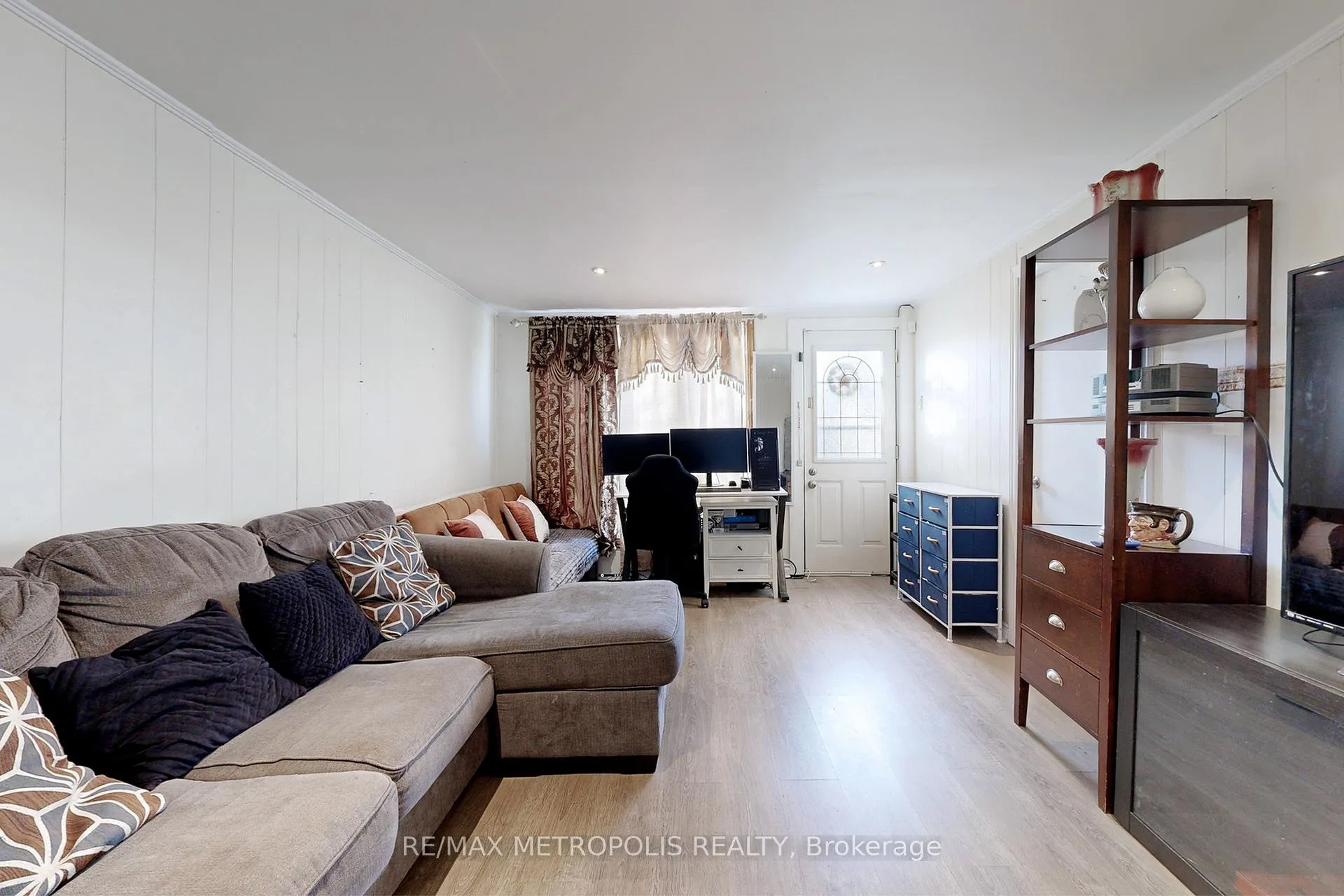 Photo 7 of 759 Douglas Street, Oshawa, Lakeview — HOMEH