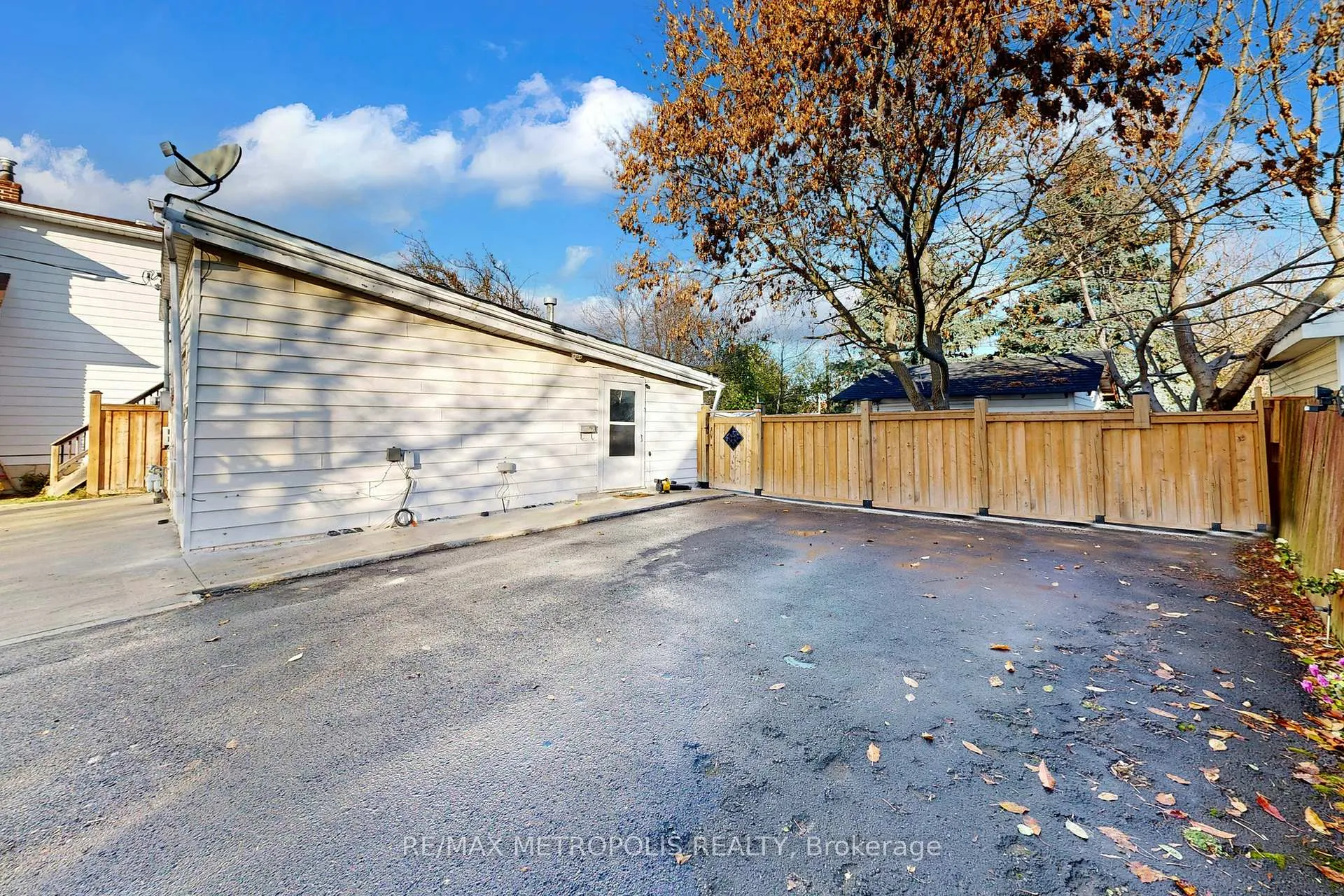 Photo 42 of 759 Douglas Street, Oshawa, Lakeview — HOMEH