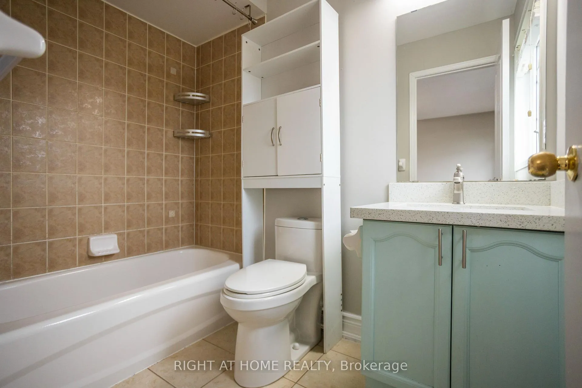 Photo 15 of 4 Wicklow Road, Brampton, Credit Valley — HOMEH