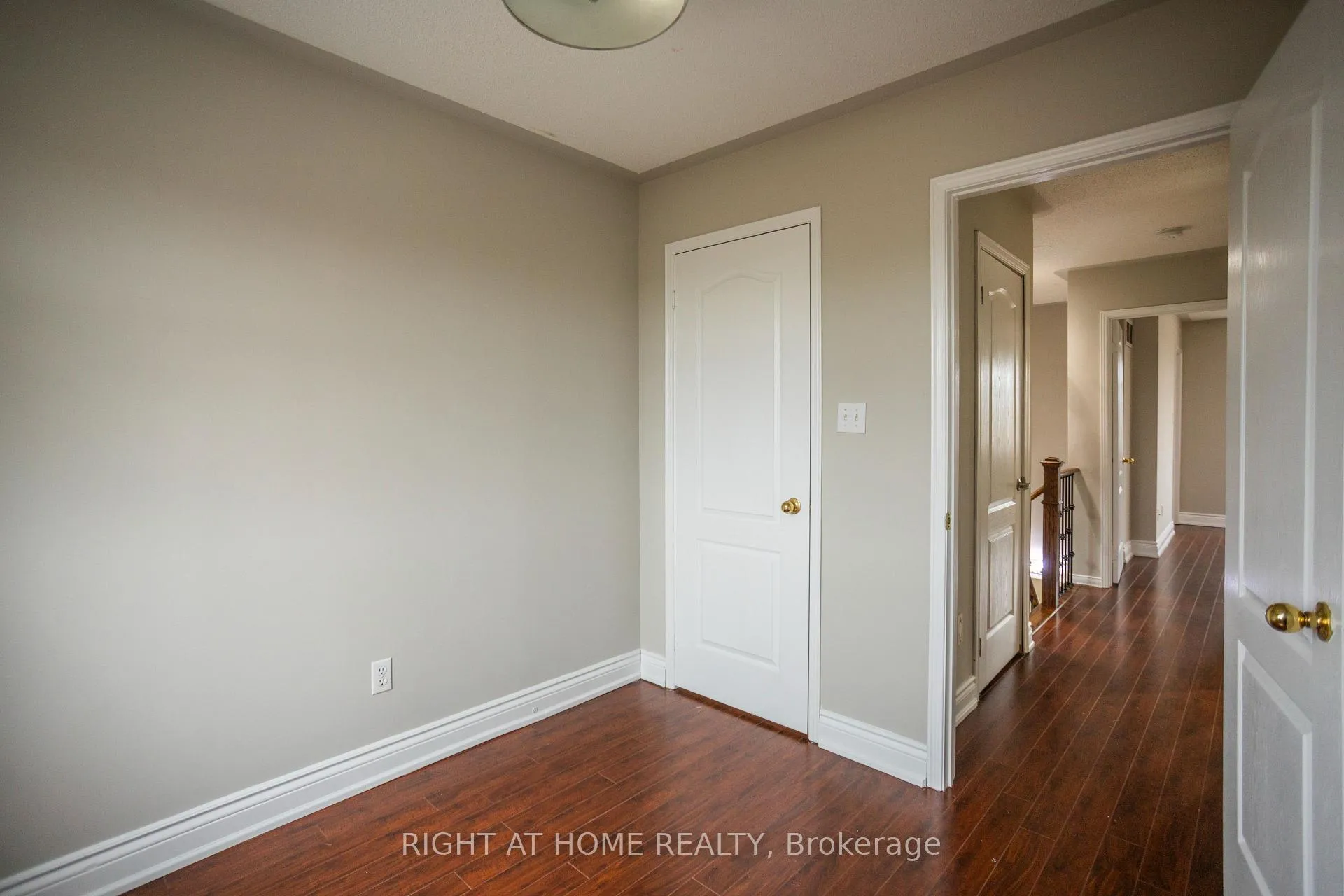 Photo 21 of 4 Wicklow Road, Brampton, Credit Valley — HOMEH