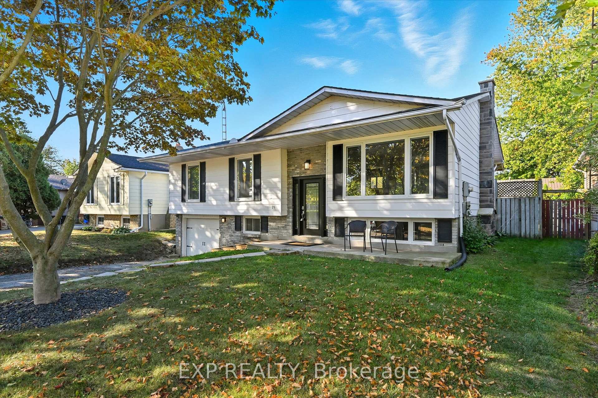Photo 3 of 19 Aaron Drive, Norfolk, Port Dover — HOMEH