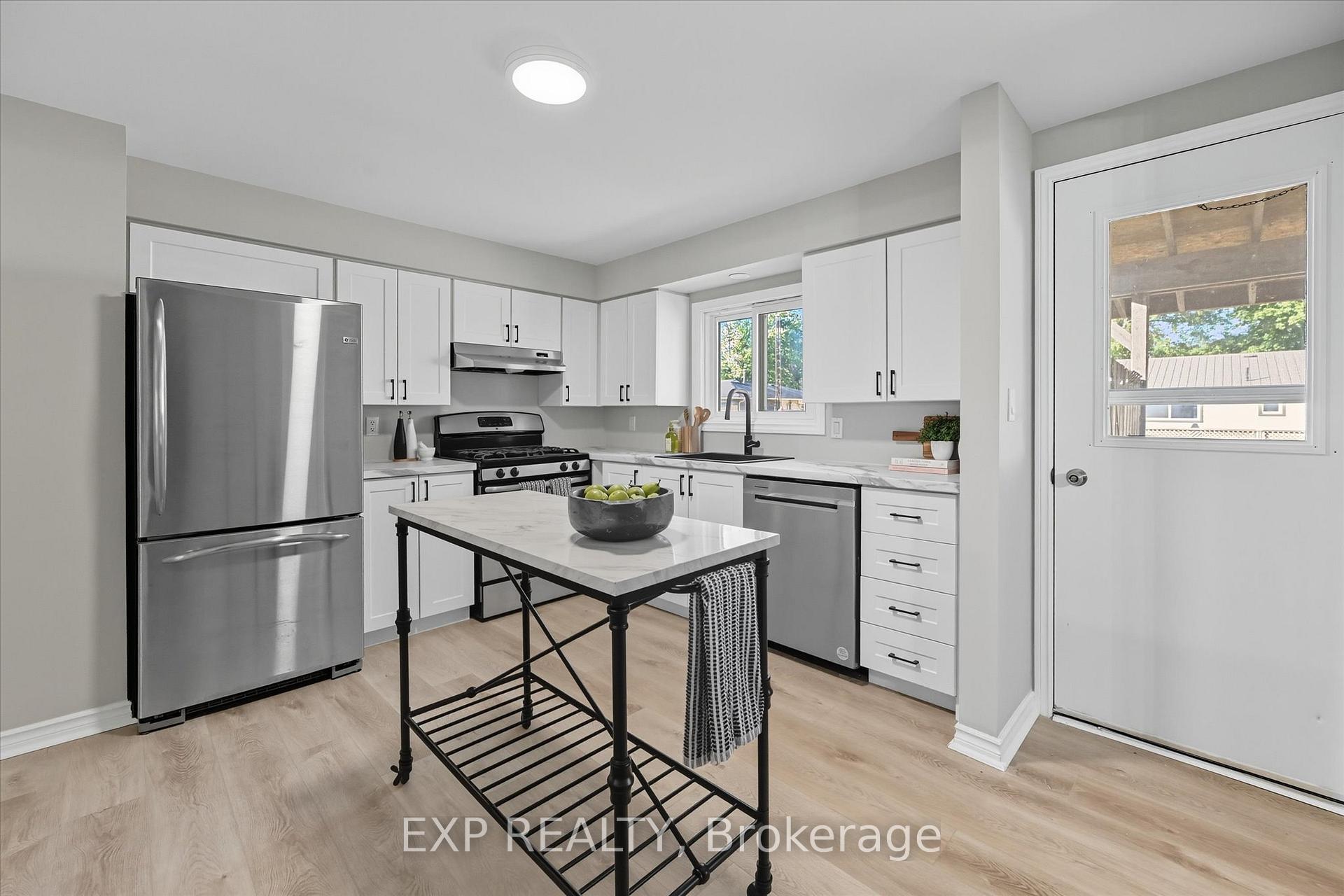 Photo 13 of 19 Aaron Drive, Norfolk, Port Dover — HOMEH
