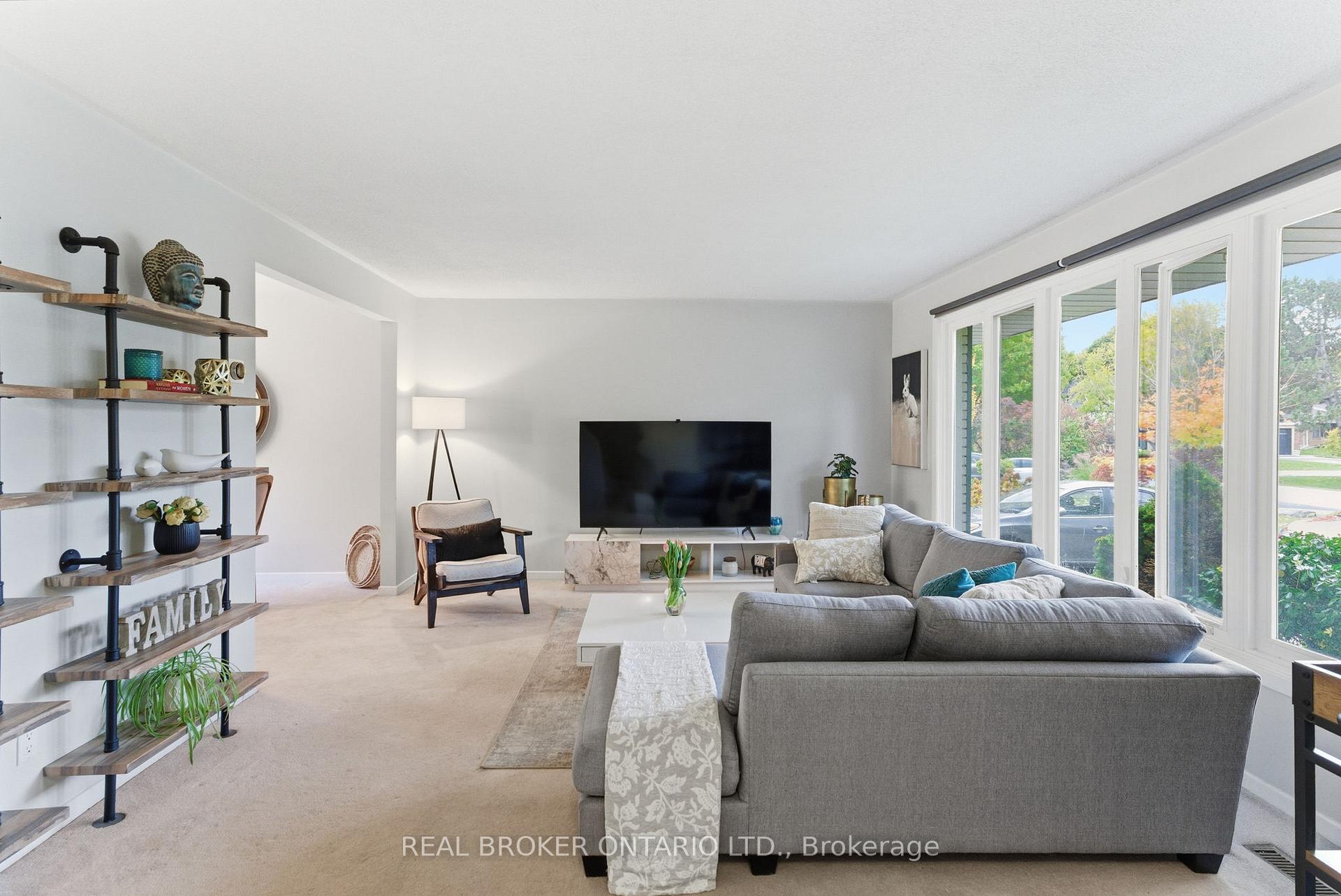Photo 3 of 423 Donnybrook Road, Oakville, Ford — HOMEH