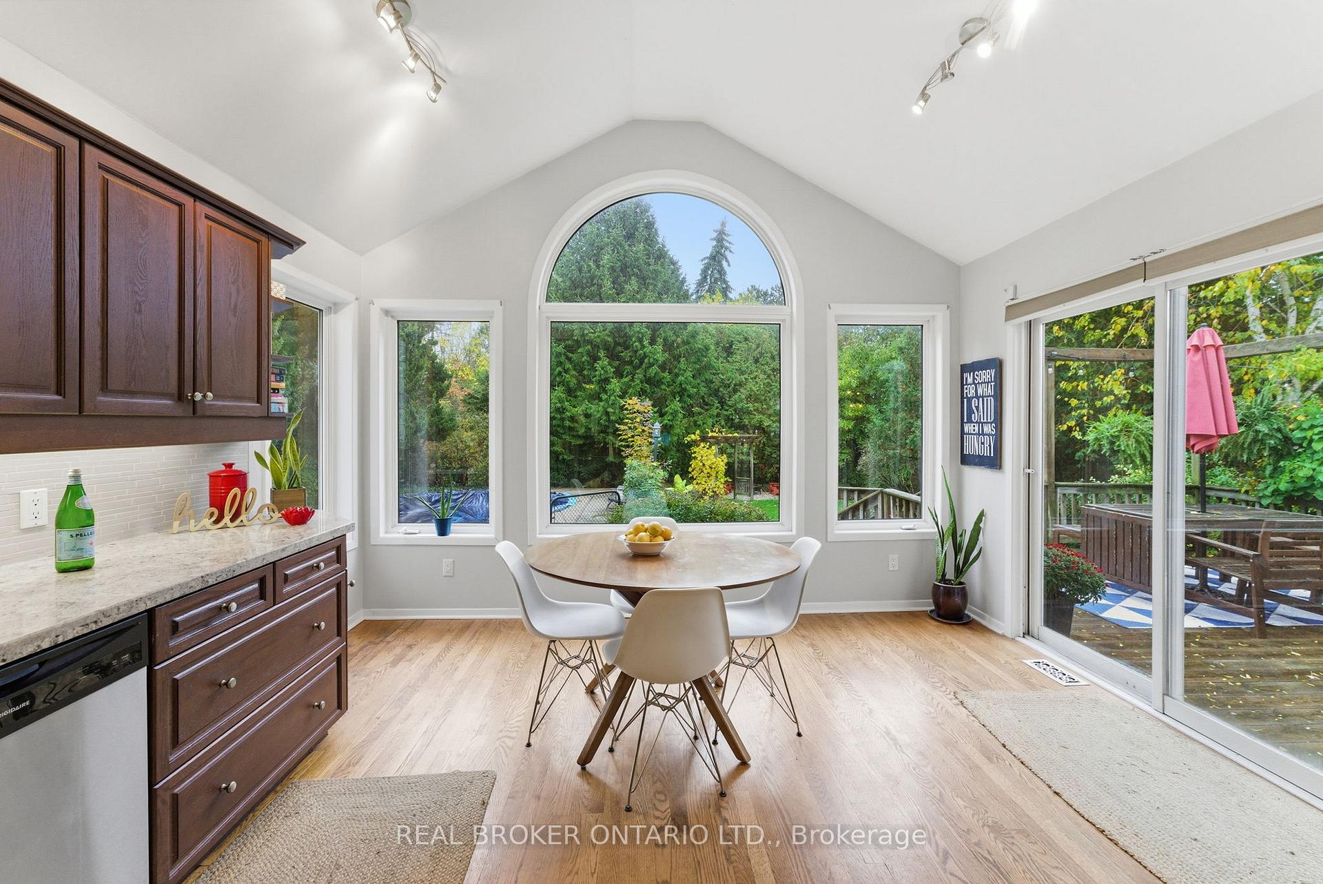 Photo 11 of 423 Donnybrook Road, Oakville, Ford — HOMEH
