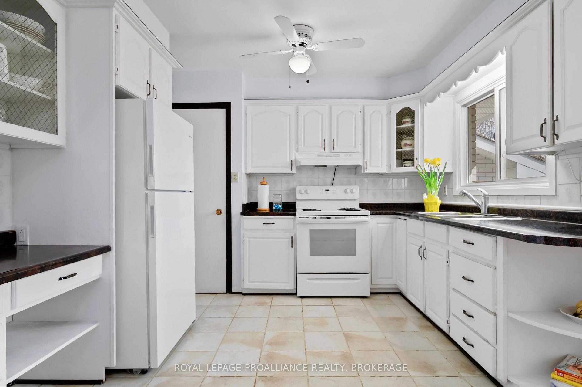 Photo 9 of 2240 Battersea Road, Kingston, City North of 401 — HOMEH