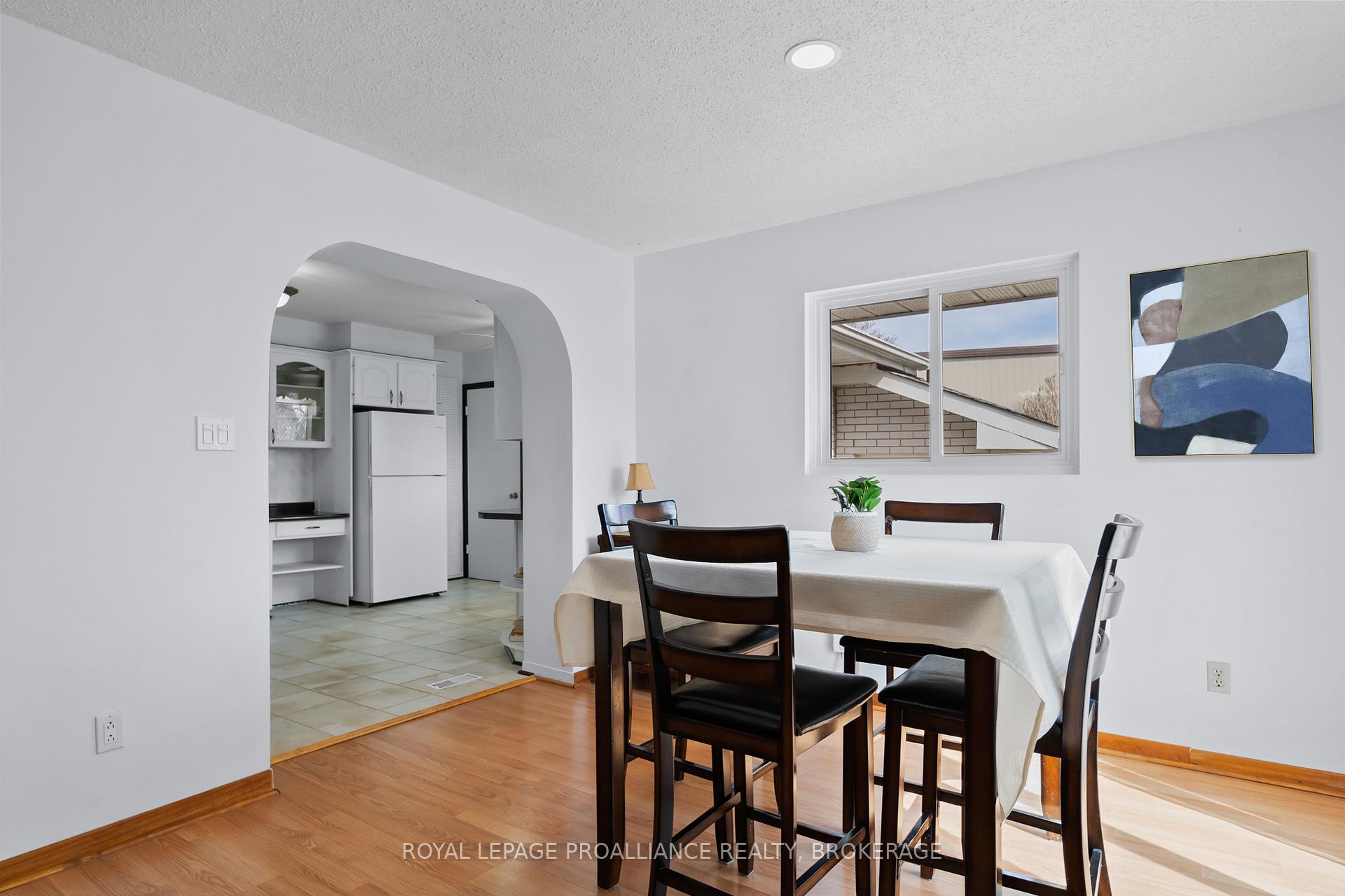 Photo 14 of 2240 Battersea Road, Kingston, City North of 401 — HOMEH