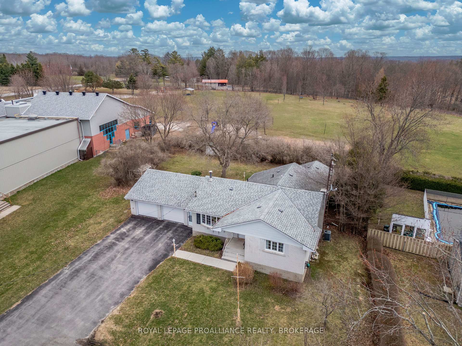 Photo 40 of 2240 Battersea Road, Kingston, City North of 401 — HOMEH
