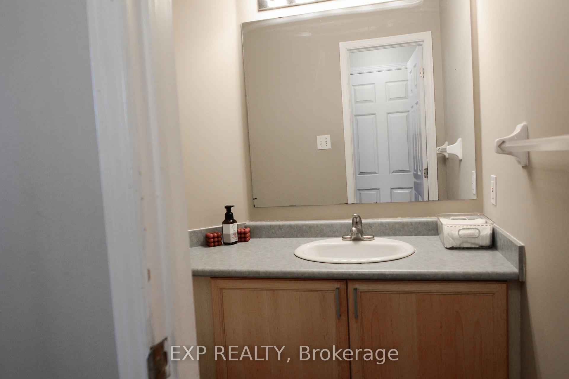 Photo 8 of 1677 Trenholm Lane, Ottawa, Fallingbrook/Pineridge — HOMEH