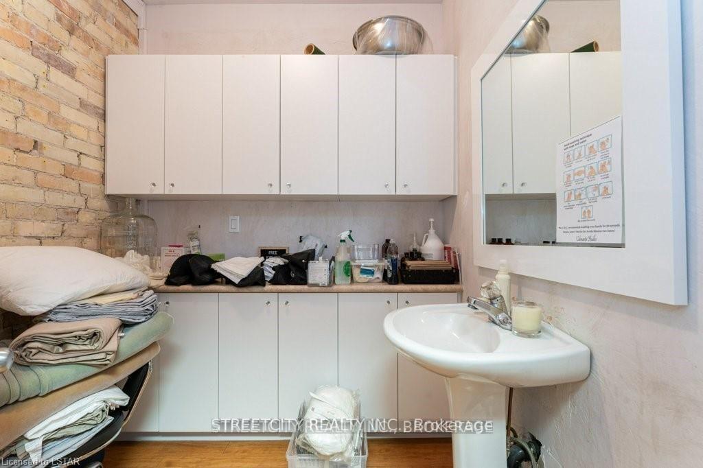 Photo 11 of 206 Main Street, North Middlesex, Parkhill — HOMEH