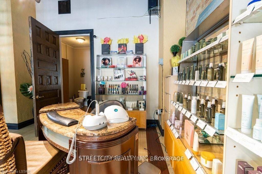 Photo 16 of 206 Main Street, North Middlesex, Parkhill — HOMEH