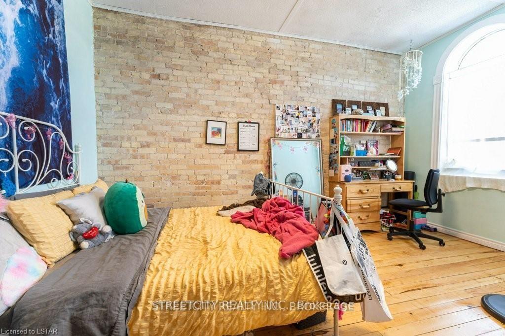 Photo 20 of 206 Main Street, North Middlesex, Parkhill — HOMEH