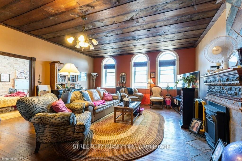 Photo 25 of 206 Main Street, North Middlesex, Parkhill — HOMEH