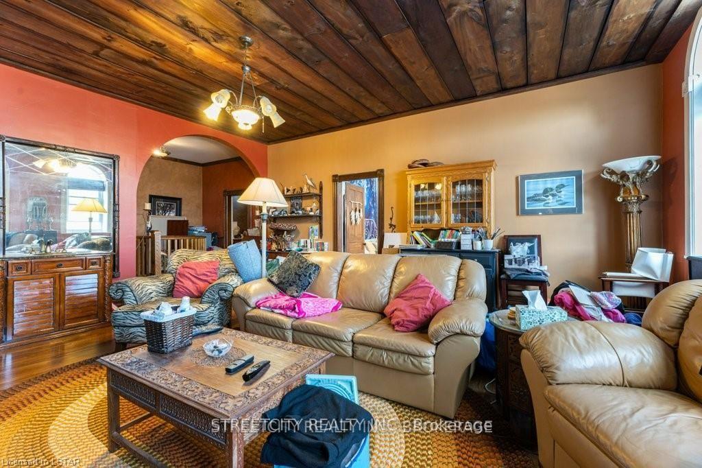 Photo 26 of 206 Main Street, North Middlesex, Parkhill — HOMEH