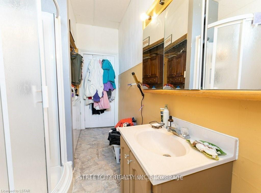 Photo 35 of 206 Main Street, North Middlesex, Parkhill — HOMEH