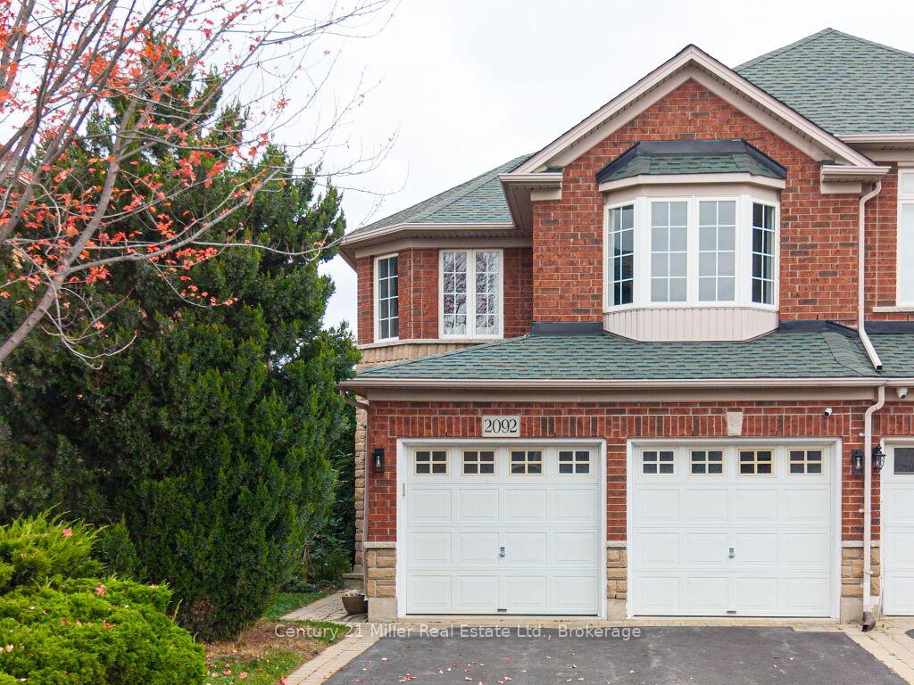 Photo 2 of 2092 Redstone Crescent, Oakville, Westmount — HOMEH