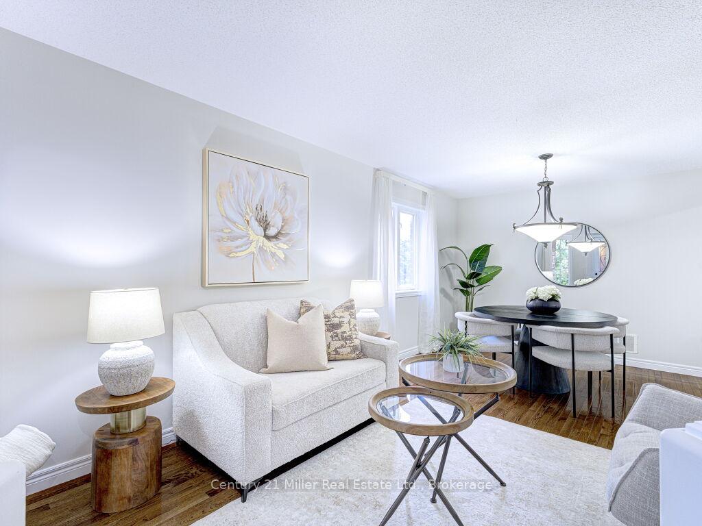 Photo 8 of 2092 Redstone Crescent, Oakville, Westmount — HOMEH