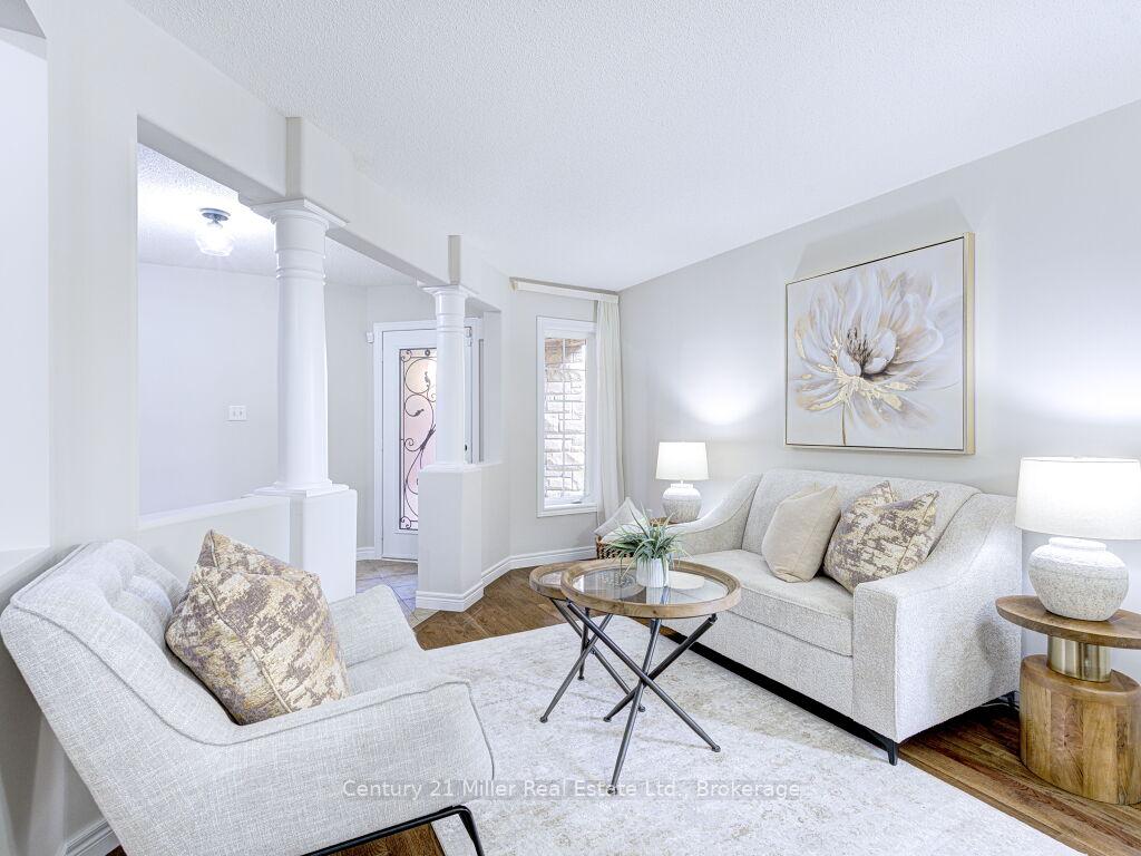 Photo 10 of 2092 Redstone Crescent, Oakville, Westmount — HOMEH