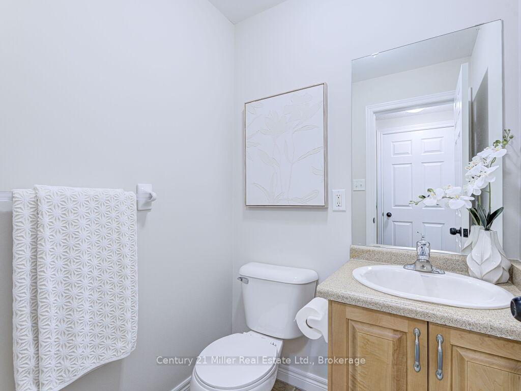Photo 26 of 2092 Redstone Crescent, Oakville, Westmount — HOMEH