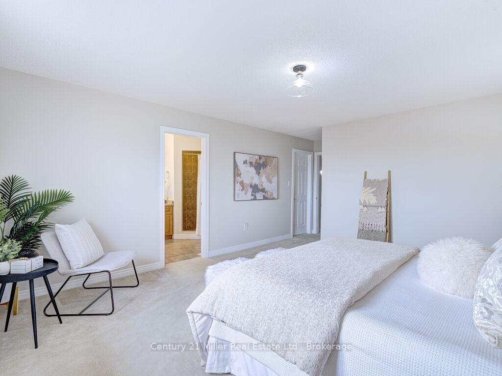 Photo 31 of 2092 Redstone Crescent, Oakville, Westmount — HOMEH