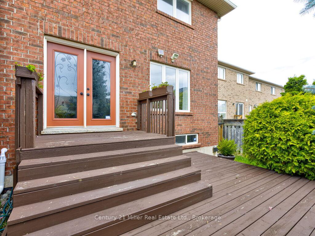 Photo 43 of 2092 Redstone Crescent, Oakville, Westmount — HOMEH
