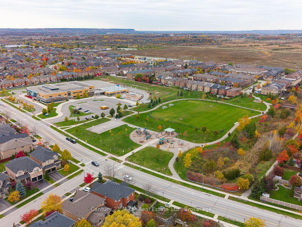 Photo 48 of 2092 Redstone Crescent, Oakville, Westmount — HOMEH