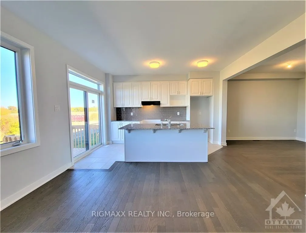Photo 4 of 2112 Winsome Terrace, Ottawa, Fallingbrook/Gardenway South — HOMEH