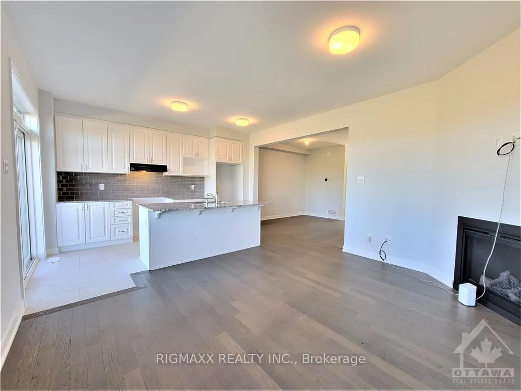 Photo 13 of 2112 Winsome Terrace, Ottawa, Fallingbrook/Gardenway South — HOMEH