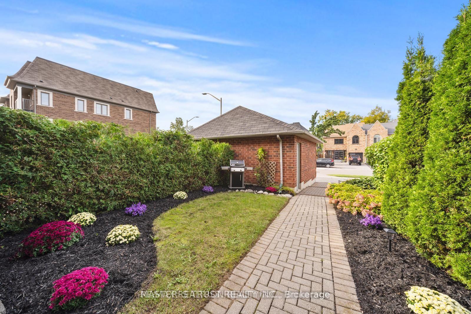 Photo 3 of 91 Lichfield Road, Markham, Unionville — HOMEH