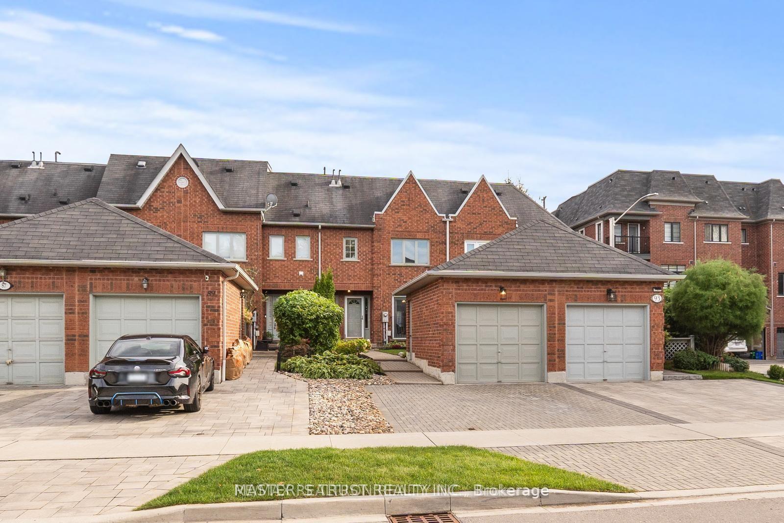 Photo 4 of 91 Lichfield Road, Markham, Unionville — HOMEH