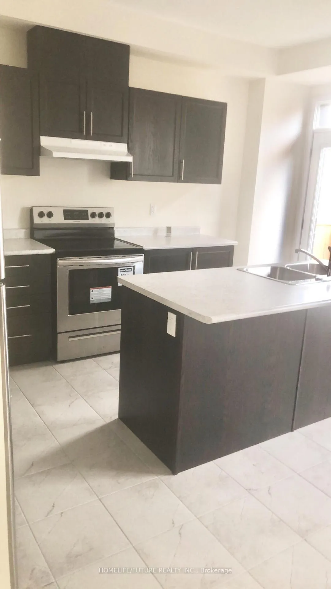Photo 5 of Unit Upper Flr, 978 Kicking Horse Path, Oshawa, McLaughlin — HOMEH