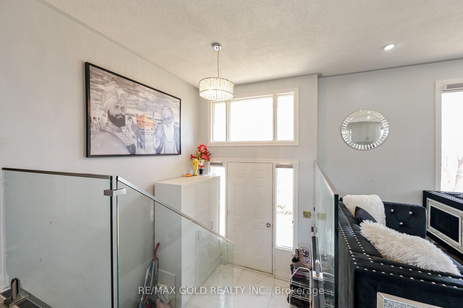 Photo 5 of 9664 Guelph Line, Milton, Rural Milton West — HOMEH