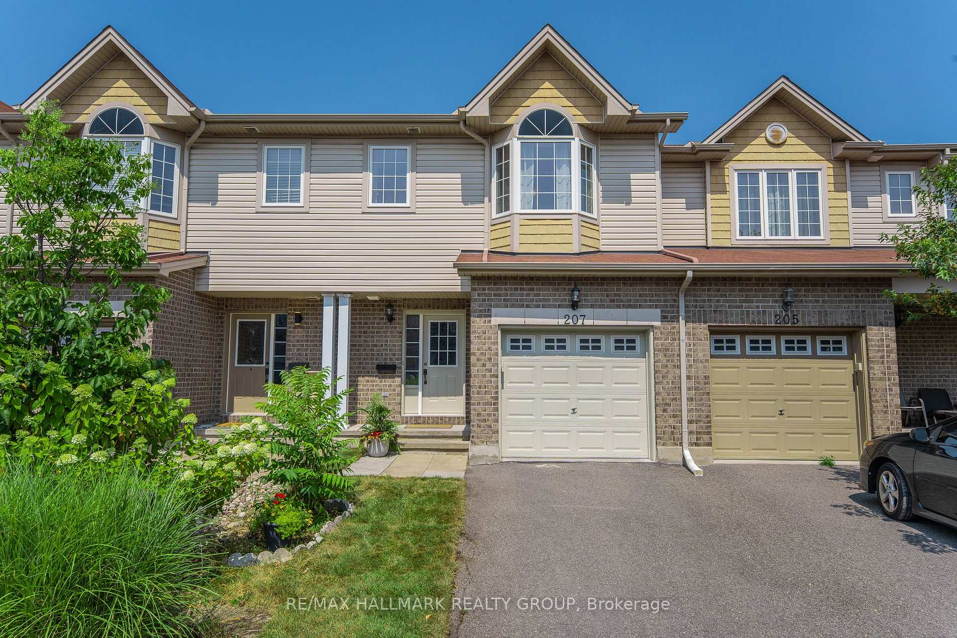Photo 1 of 207 Cityview Crescent, Ottawa, Springridge/East Village — HOMEH