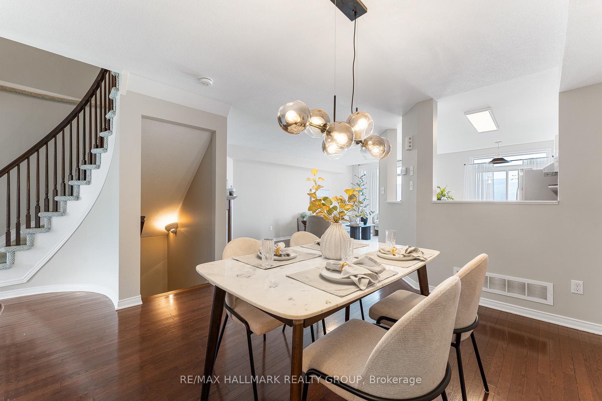Photo 5 of 207 Cityview Crescent, Ottawa, Springridge/East Village — HOMEH