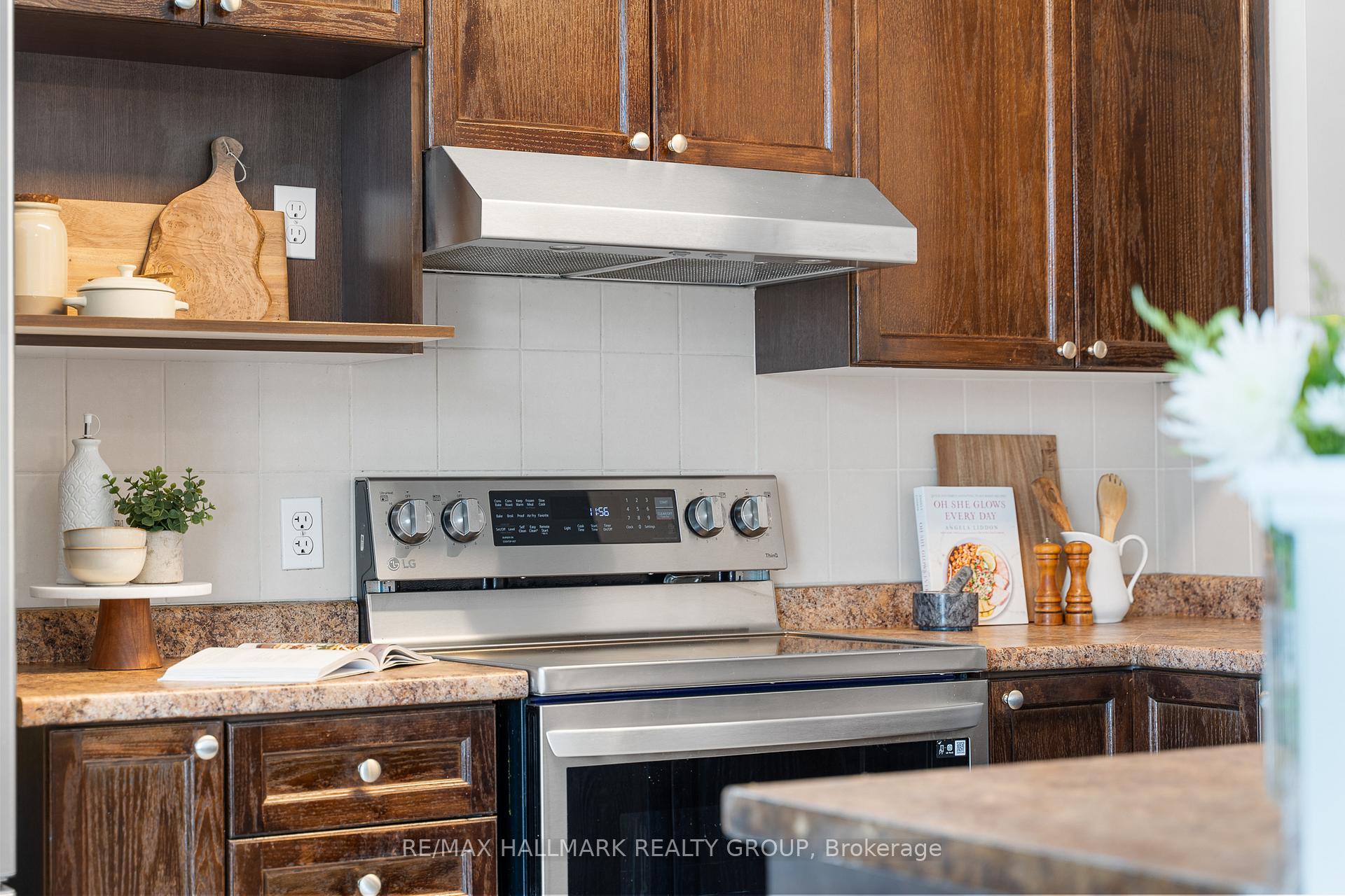 Photo 15 of 207 Cityview Crescent, Ottawa, Springridge/East Village — HOMEH