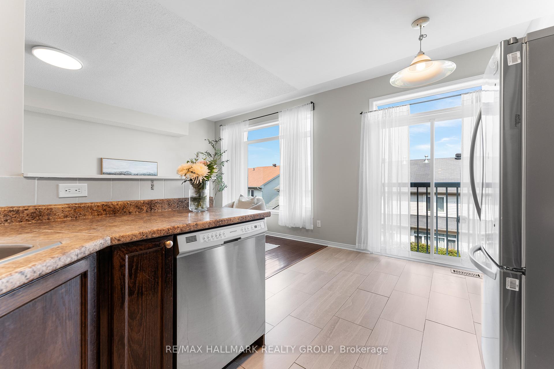 Photo 17 of 207 Cityview Crescent, Ottawa, Springridge/East Village — HOMEH