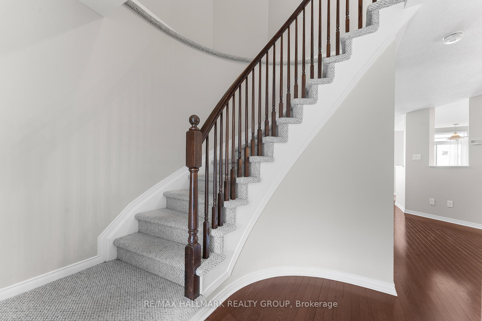 Photo 19 of 207 Cityview Crescent, Ottawa, Springridge/East Village — HOMEH